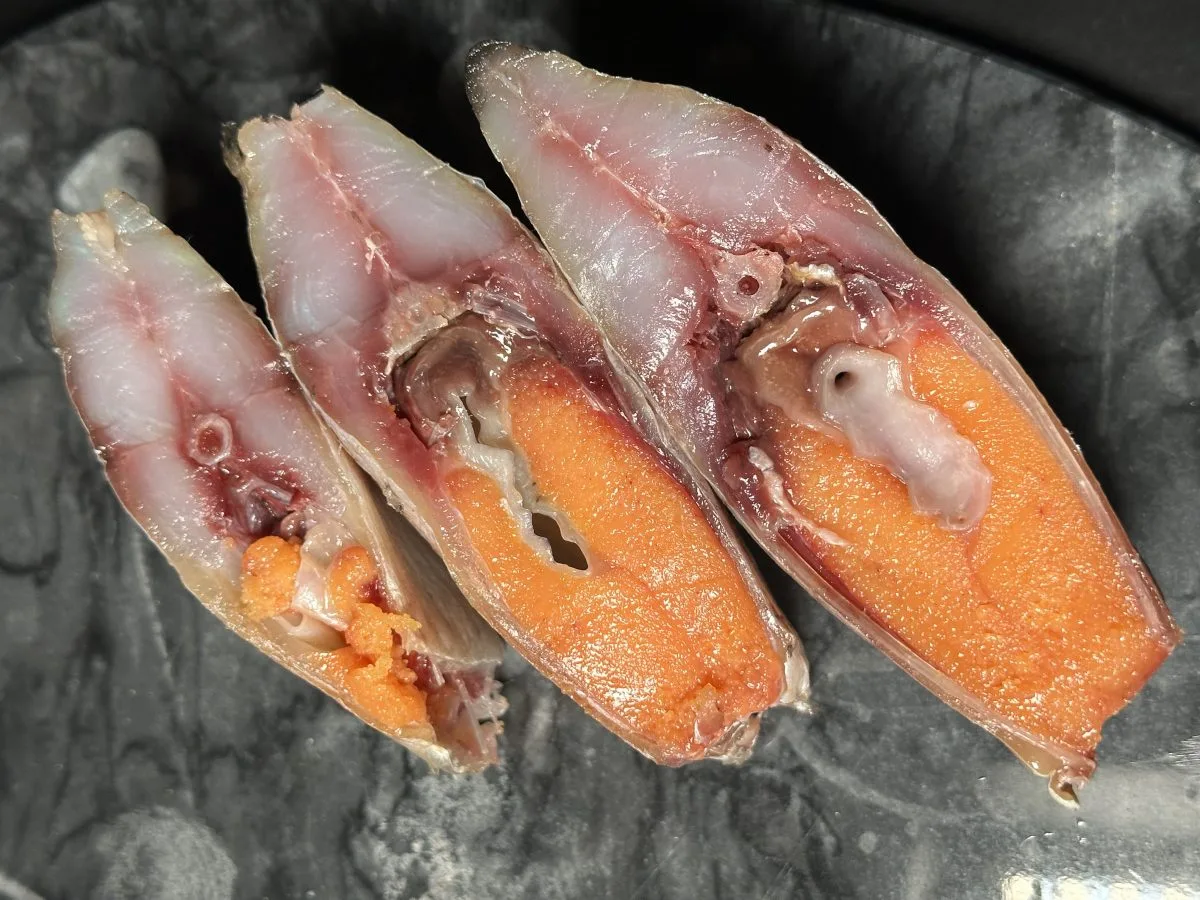 Bream dried with caviar large - Image 4