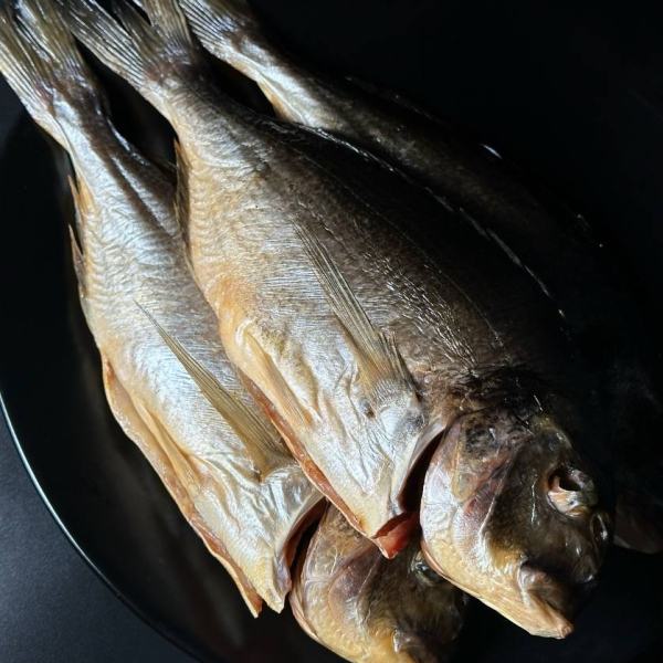 Cold-smoked dorado