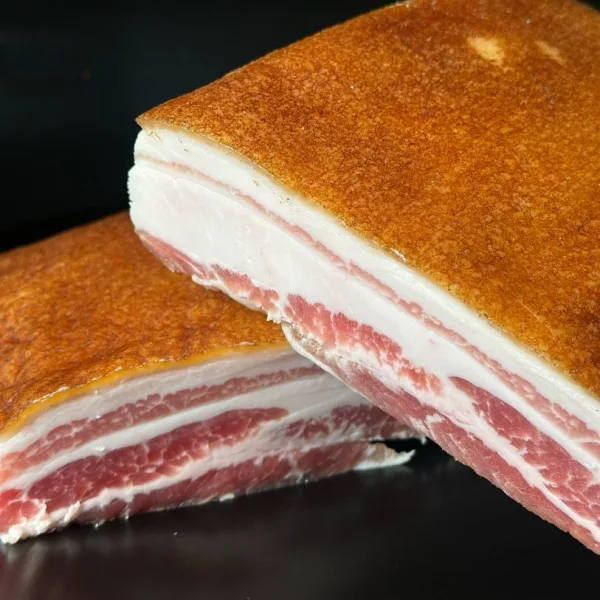 Lard smoked on straw (pork belly slab)