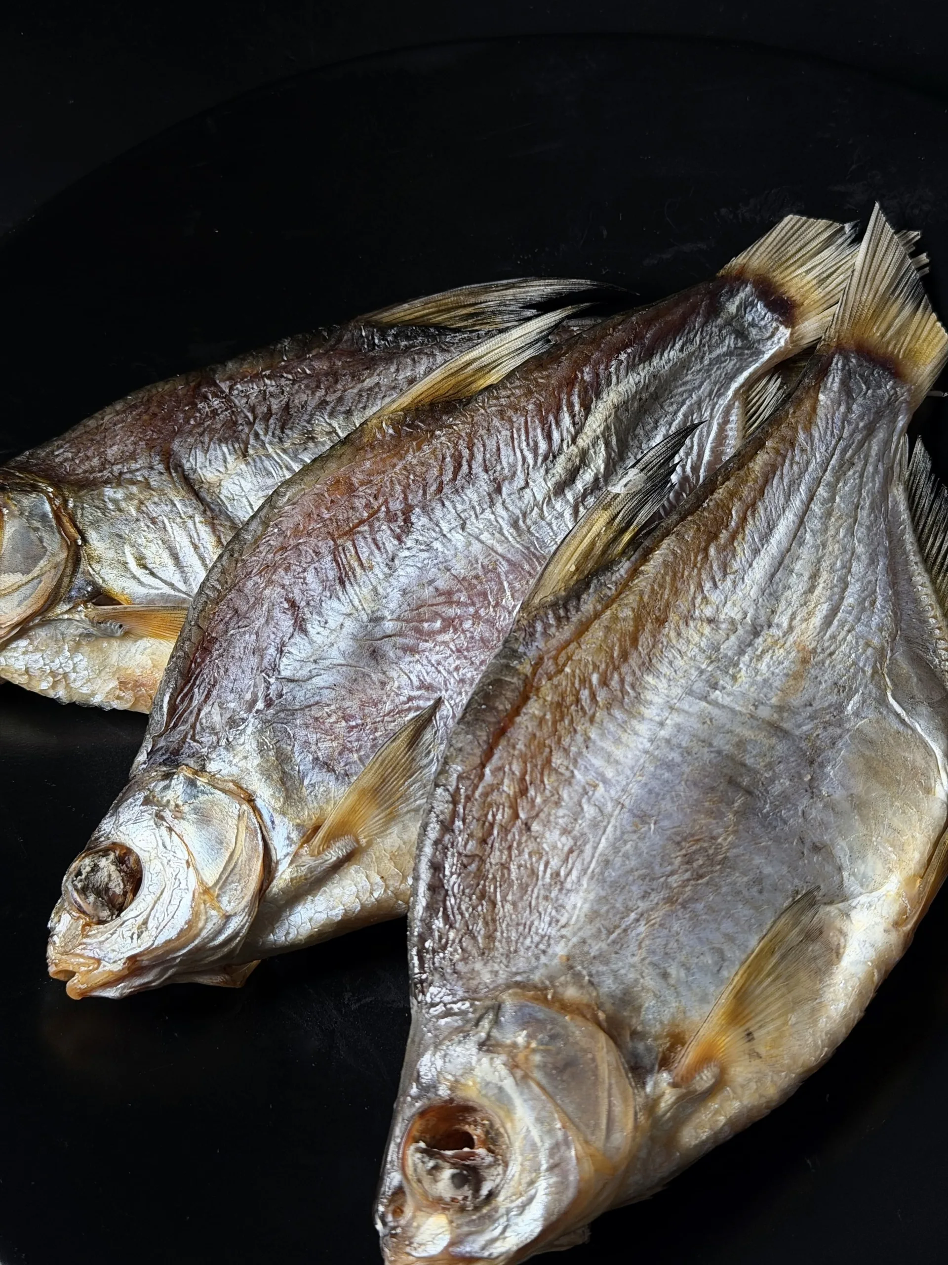 Dried silver bream (70% roe filled) - Image 3